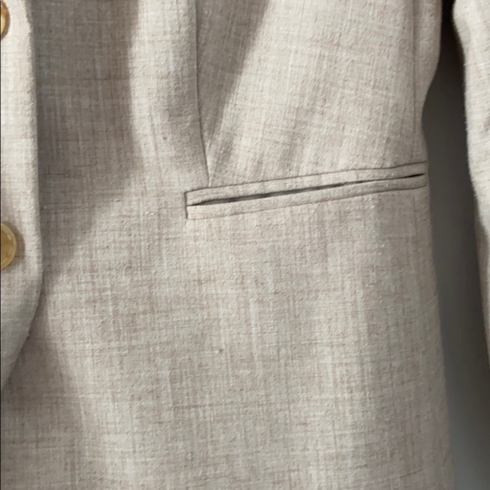 Blazer - Picture 4 of 4